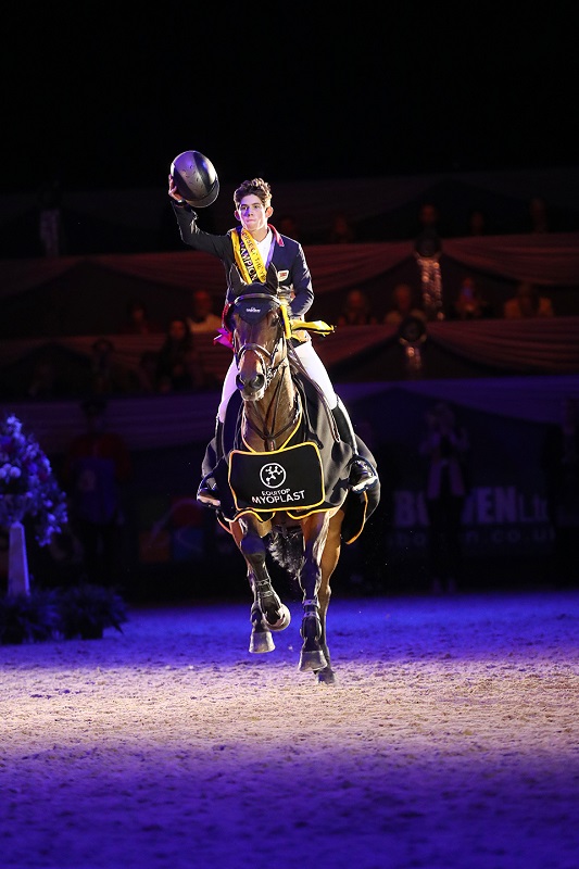 senior foxhunter winner HOYS 2018