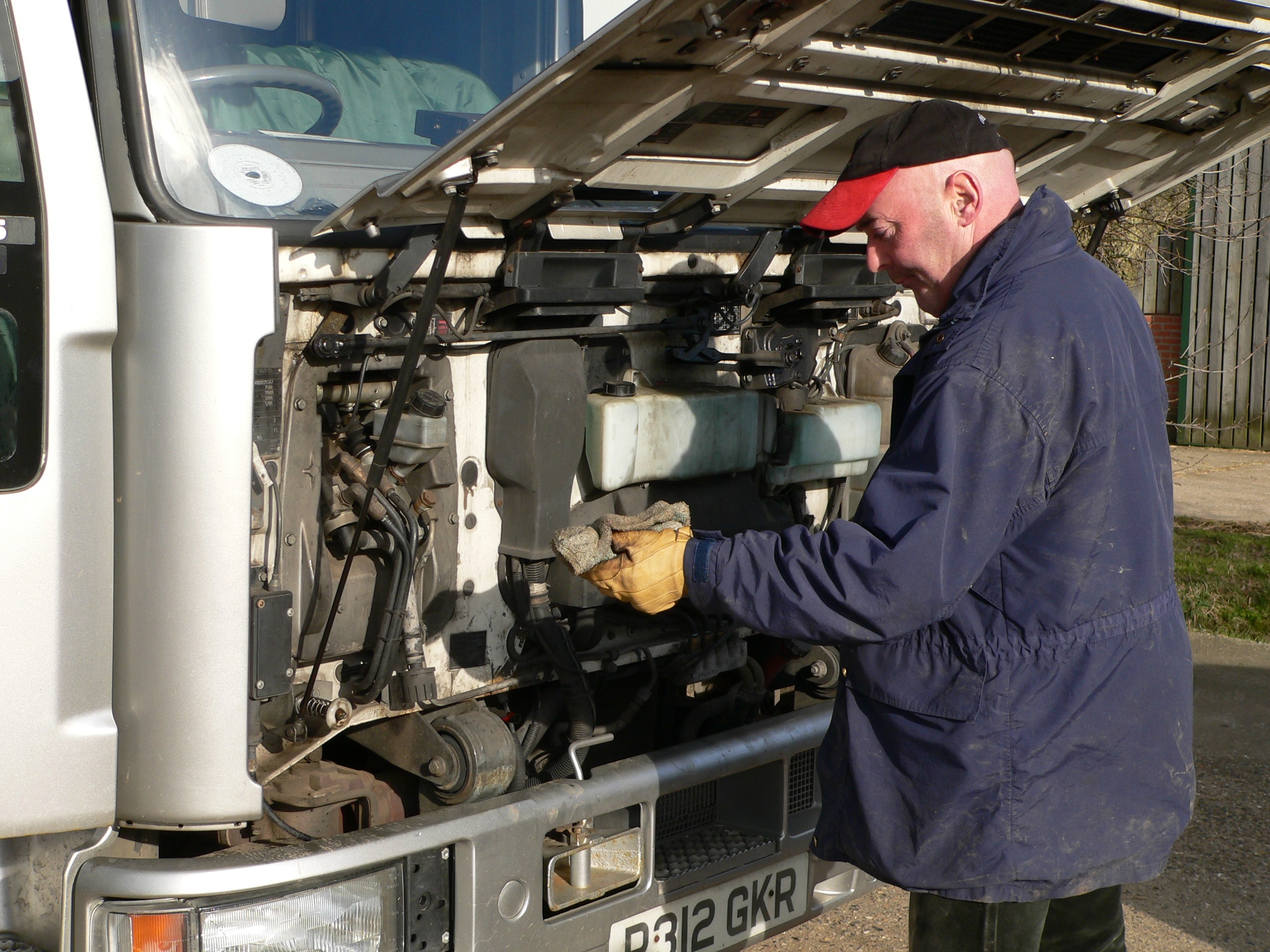 Redwings horsebox oil check