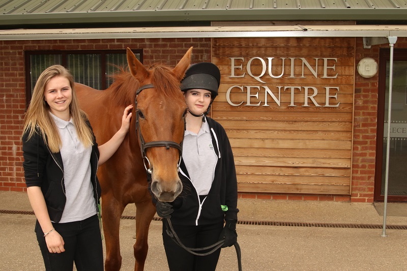 victoria lane and sian holt